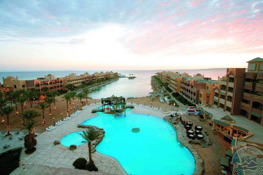 SUNNY DAYS EL PALACIO